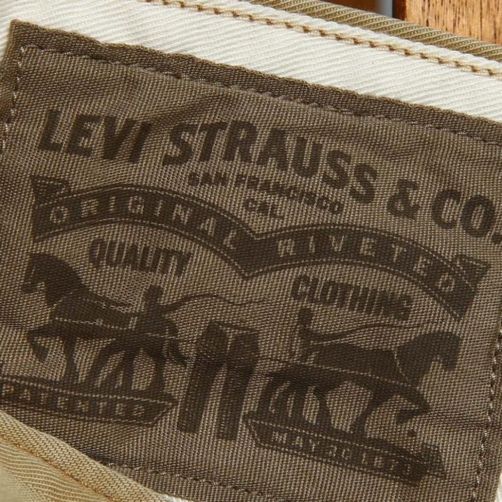Логотип джинсов Levi's